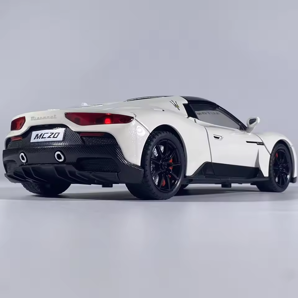 1:24 Maserati MC20 Convertible Sports Car