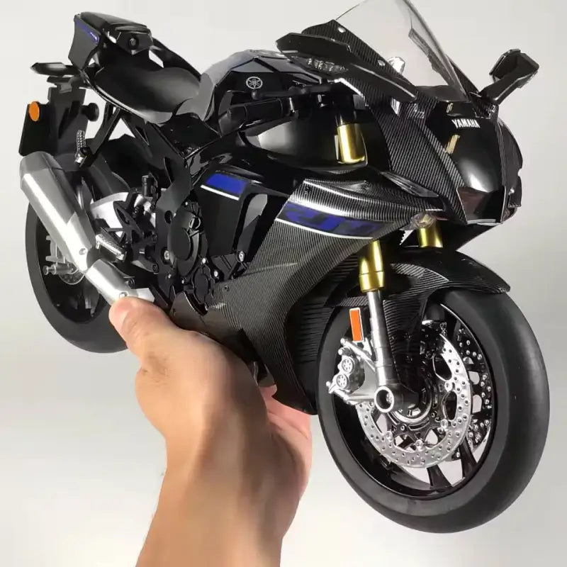 1:6 Yamaha R1M RC Motorcycle with Exhaust Spray