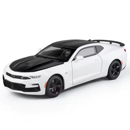 1:24 Chevrolet Camaro SS Diecast Model