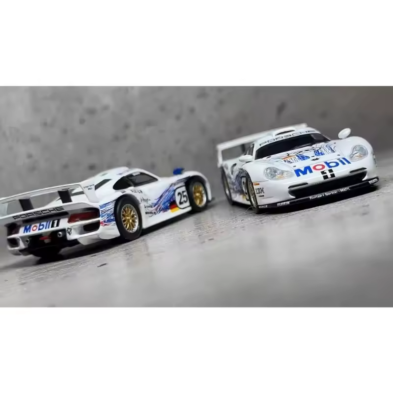 1:64 Scale 1997 911 GT1 EVO