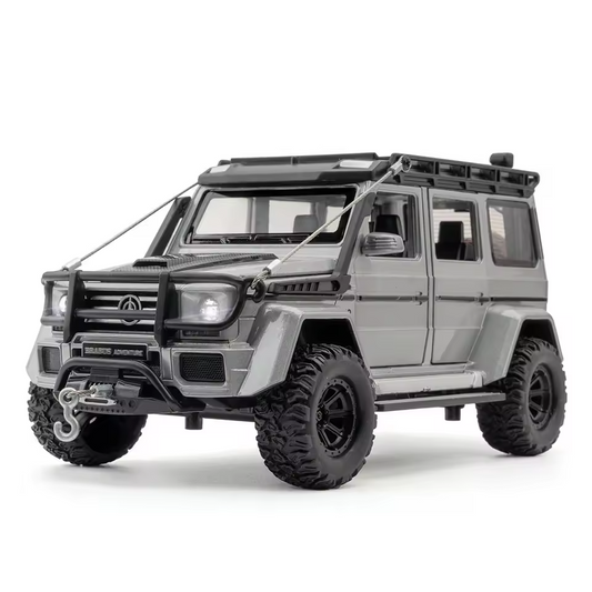 1:24 Mercedes Benz BRABUS G550 4X4 Diecast Model