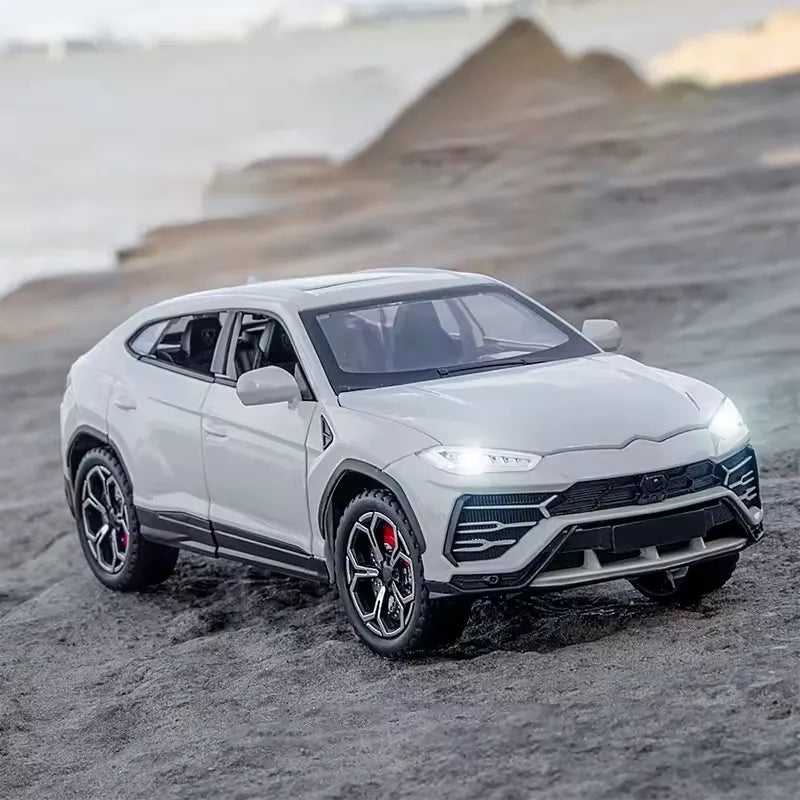 1:24 Lamborghini Urus Diecast Model
