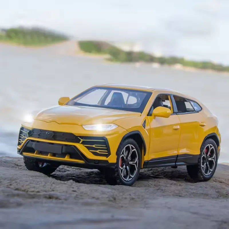 1:24 Lamborghini Urus Diecast Model