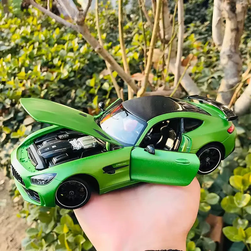 1:24 Mercedes AMG GTR Diecast Model