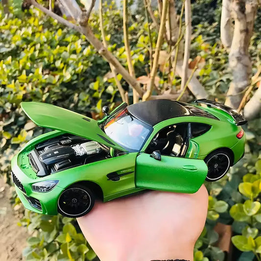 1:24 Mercedes AMG GTR Diecast Model
